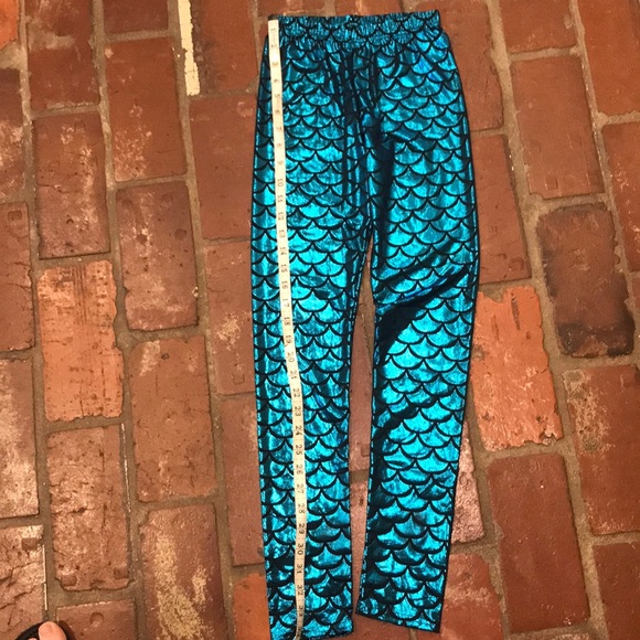 Mermaid scale Mardi Gras leggings never worn no tags - Picture 4 of 4